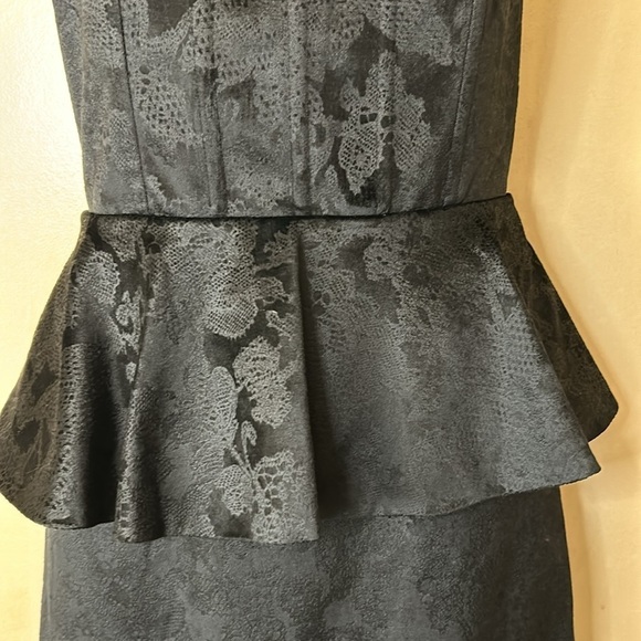 Alice + Olivia black brocade with peplum cocktail dress size 8 - Picture 6 of 16